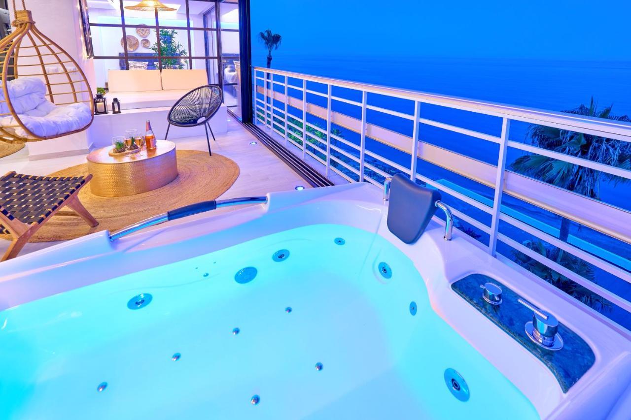 Savanna Beach. Amazing Apartment With Jacuzzi Torremolinos Dış mekan fotoğraf