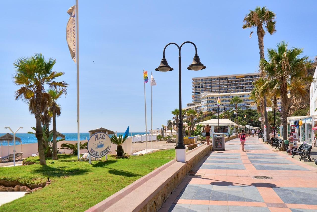 Savanna Beach. Amazing Apartment With Jacuzzi Torremolinos Dış mekan fotoğraf